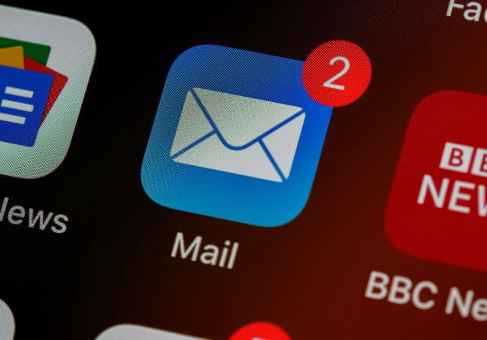 7 Tips for Managing Email More Efficiently in your iPhone