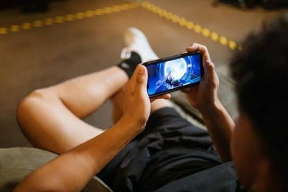 Optimizing Your Mobile Device for Online Gaming